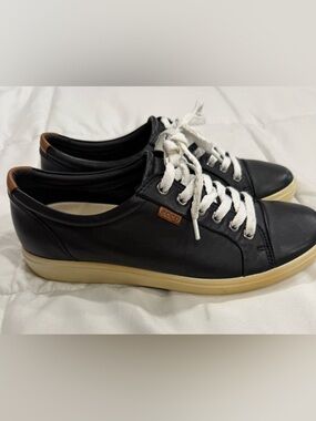 Ecco Black Leather Low-Top Sneakers with Cream Sole